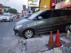 Polisi Selidiki 4 Pria Naik Angkot Pencuri Penutup Gorong-gorong di Depok