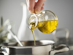 Lebih Sehat Margarin atau Minyak Goreng? Simak Ulasannya! Lebih Sehat Margarin atau Minyak Goreng? Simak Ulasannya!