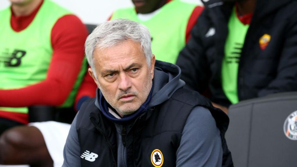 Jose Mourinho disorot menyusul hasil-hasil buruk AS Roma (Foto: Getty Images/Maurizio Lagana)
