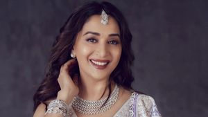 Madhuri Dixit Sang Aktris India Termahal