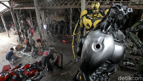 Melihat Lebih Dekat Instalasi Robot dari Rongsokan Motor