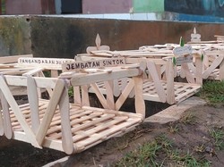 Pesan dan Harapan dalam Miniatur Jembatan Karya Pelajar Pangandaran