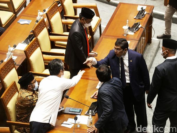 Panas! Momen Utut Datangi Legislator PKS yang Sindir Puan
