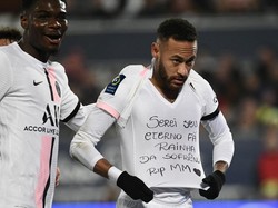 Neymar, yang merumput di Liga Prancis untuk Paris Saint-Germain, juga melakukan selebrasi duka serupa. (Foto: AFP/PHILIPPE LOPEZ)
