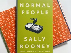 Toko Buku di Inggris Kelimpungan Usai Sally Rooney Tarik Novelnya