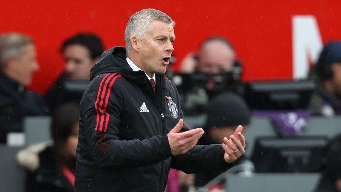 MANCHESTER, ENGLAND - NOVEMBER 06: Ole Gunnar Solskjaer, Manager of Manchester United reacts during the Premier League match between Manchester United and Manchester City at Old Trafford on November 06, 2021 in Manchester, England. (Photo by Clive Brunskill/Getty Images)