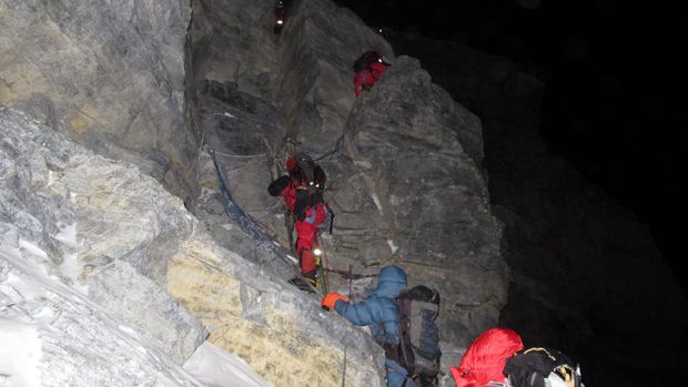 pendakian Gunung Everest oleh tim Seven Summits Indonesia Momen pendakian Gunung Everest oleh tim Seven Summits Indonesia. (Dok. Seven Summits Indonesia)