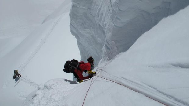 Momen pendakian Gunung Everest oleh tim Seven Summits Indonesia. (Dok. Seven Summits Indonesia)