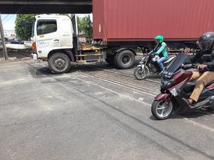 detikcom Do Your Magic: Perlintasan Sebidang Grogol Kerap Ditambal-Rusak Lagi