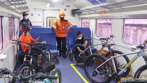Intip Layanan PT KAI di Sumbar yang Punya Kereta Bagasi Sepeda Non Lipat