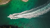 Liburan ke Raja Ampat Naik Speed Boat? Ini Tips Aman dan Nyaman di Laut Lepas
