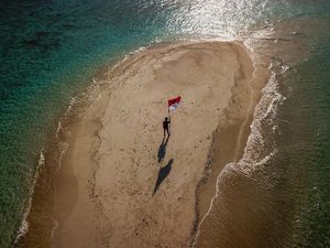 Menyelamatkan Raja Ampat: Surat Terbuka atas Ancaman Tambang Menyelamatkan Raja Ampat: Surat Terbuka atas Ancaman Tambang