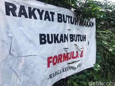 Warga Jakarta Barat Tolak Formula E Lewat Spanduk