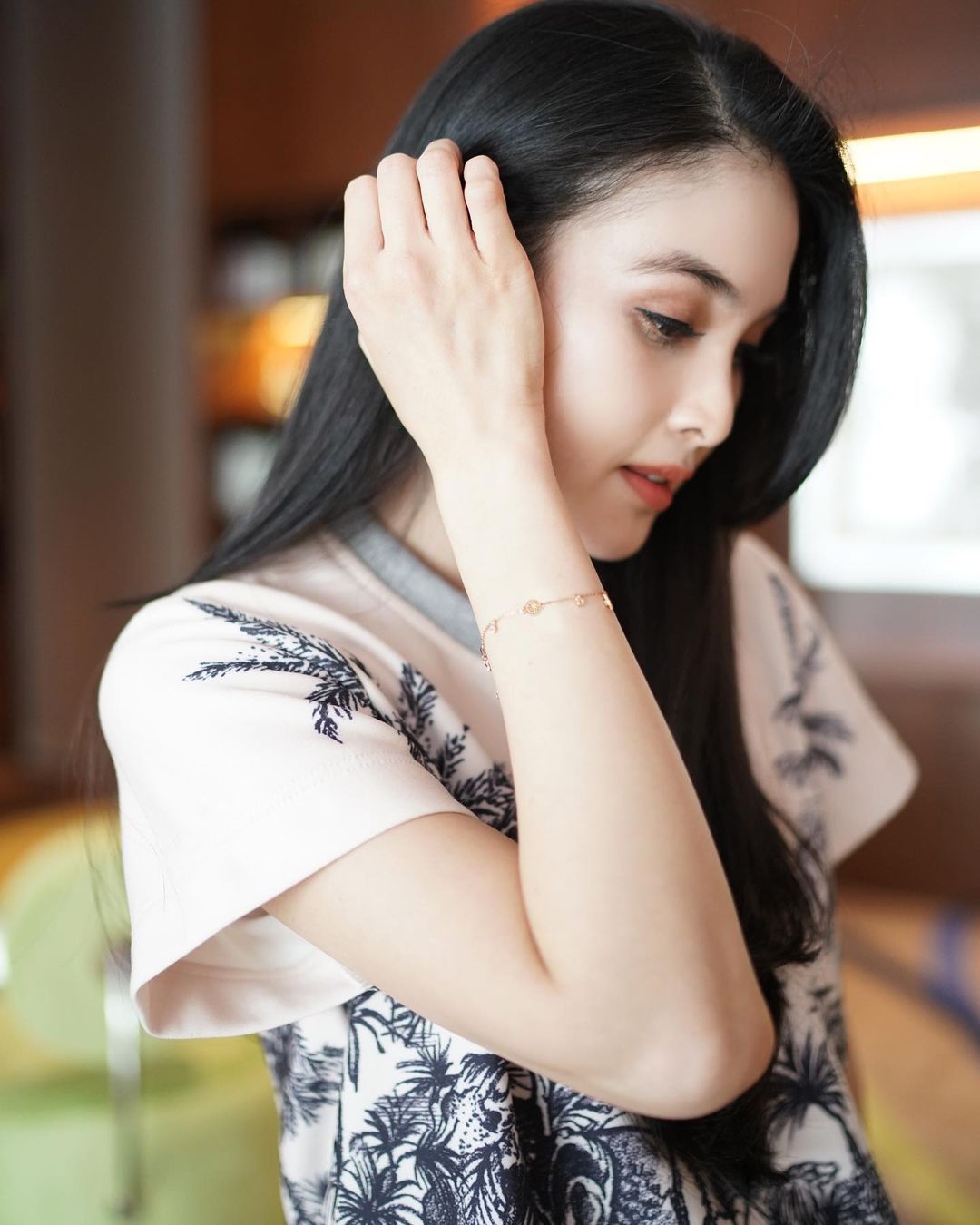 Sumber Kekayaan, Sandra Dewi