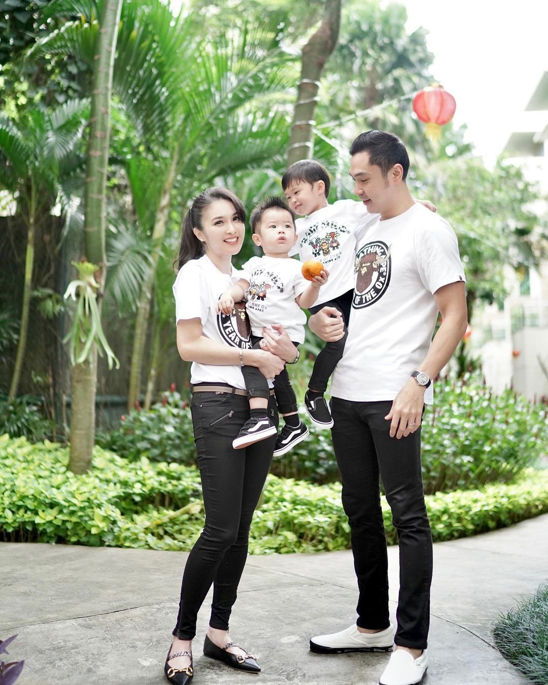 Sumber Kekayaan, Sandra Dewi