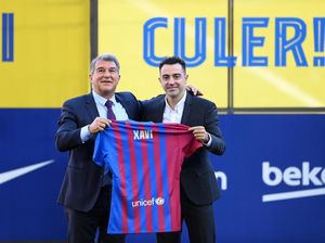 Bisa Janjikan Trofi buat Barcelona, Xavi?