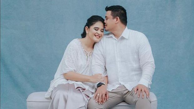 Merayakan ulang tahun pernikahan yang ke-4, Kahiyang Ayu dan Bobby Nasution photoshoot sangat manis. Yuk intip!