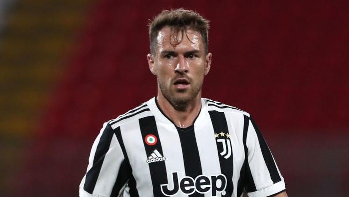 MONZA, ITALY - JULY 31: Aaron Ramsey of Juventus FC looks on during the AC Monza v Juventus FC - Trofeo Berlusconi at Stadio Brianteo on July 31, 2021 in Monza, Italy. (Photo by Marco Luzzani/Getty Images)