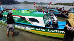 Asyik, Kini Ada Perahu Ambulans untuk Warga Kampung Laut Cilacap
