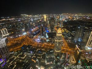 Melihat Keindahan Dubai dari Burj Khalifa Melihat Keindahan Dubai dari Burj Khalifa