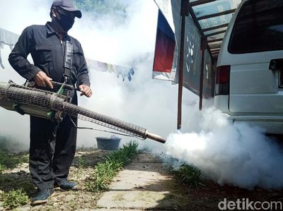 Cegah DBD Merebak, Permukiman Warga di Klaten Difogging