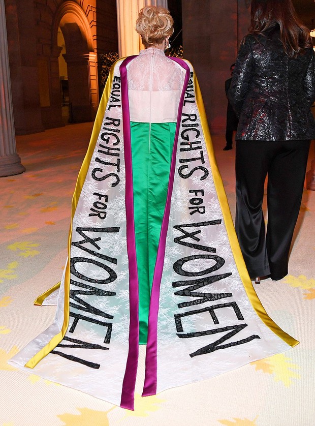 Gaun Carolyn B. Maloney di Met Gala 2021/