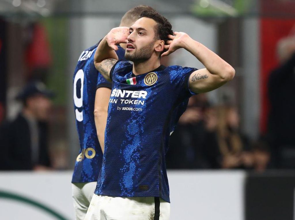 Hakan Calhanoglu Ungkap Momen Terpahit di Inter Milan Musim Ini Hakan Calhanoglu Ungkap Momen Terpahit di Inter Milan Musim Ini