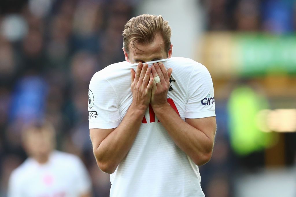LIVERPOOL, ENGLAND - NOVEMBER 07: Harry Kane of Tottenham Hotspur reacts during the Premier League match between Everton and Tottenham Hotspur at Goodison Park on November 07, 2021 in Liverpool, England. (Photo by Jan Kruger/Getty Images)