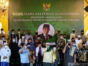 Momen Ijtima Ulama Deklarasikan Sandiaga Uno Jadi Calon Presiden 2024 Momen Ijtima Ulama Deklarasikan Sandiaga Uno Jadi Calon Presiden 2024