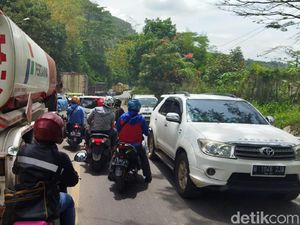 Ada Perbaikan Jalan Cipatat, Lalin Bandung arah Cianjur Macet Parah