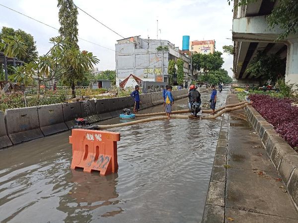 Ini Kondisi Jalan RE Martadinata Jakut yang Kembali Terendam Banjir Rob