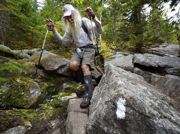 Kakek Ini Jadi Pendaki Tertua yang Taklukkan Appalachian Trail