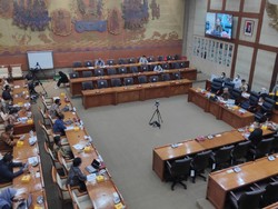 Komisi VI Rapat dengan BUMN Kesehatan, Bahas Harga dan Isu Bisnis PCR