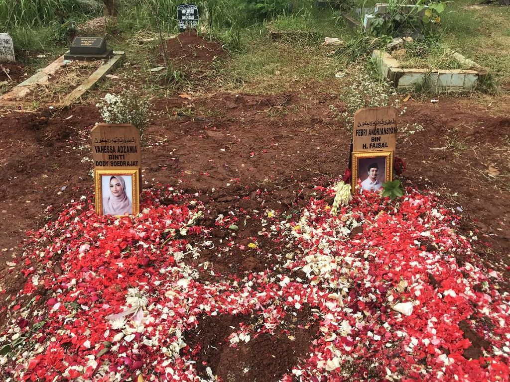Makam Vanessa Angel Akan Dipindahkan, Apa Hukumnya dalam Islam?
