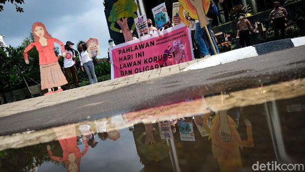 Massa Geruduk KPK Jelang Hari Pahlawan, Ada Apa?