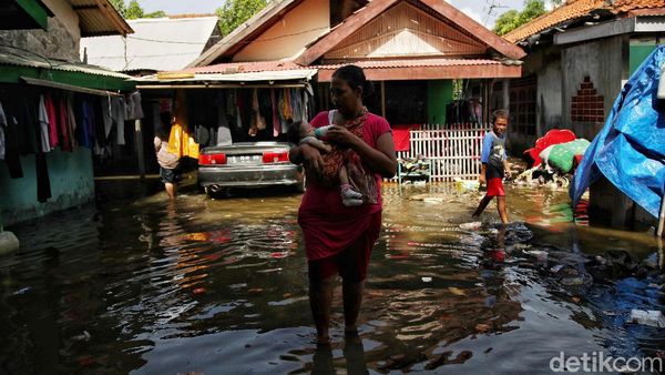 Menyapa Sembilangan, Kampung yang Jadi Langganan Banjir Rob di Bekasi