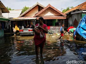Menyapa Sembilangan, Kampung yang Jadi Langganan Banjir Rob di Bekasi