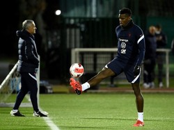 Paul Pogba Diperkirakan Absen Minimal 2 Bulan