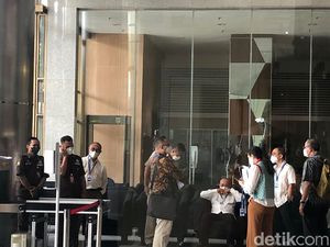 BW Dampingi Pemprov DKI ke KPK Serahkan Dokumen 600 Halaman soal Formula E
