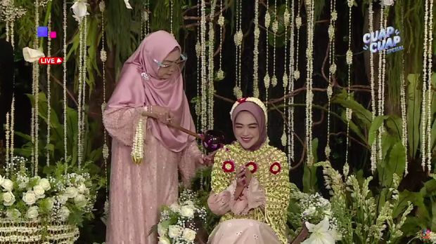 Prosesi Siraman Ria Ricis