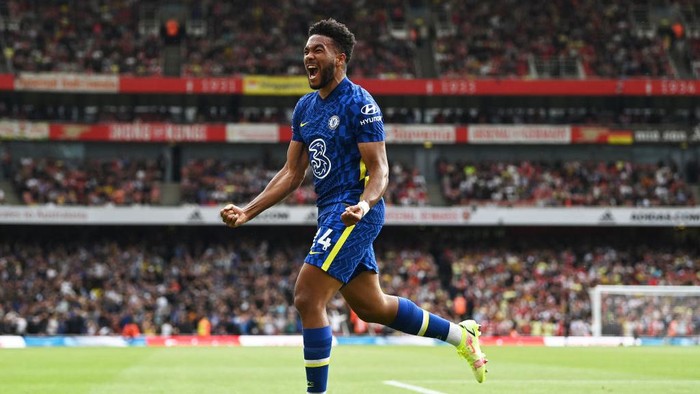LONDON, ENGLAND - AUGUST 22:  Reece James of Chelsea celebrates after scoring the second goal during the Premier League match between Arsenal  and  Chelsea at Emirates Stadium on August 22, 2021 in London, England. (Photo by Shaun Botterill/Getty Images)