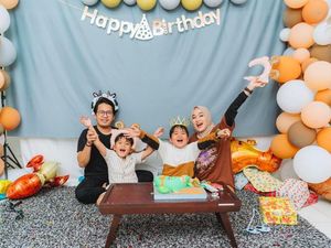 Kebersamaan Ririe Fairus dan Ayus Sabyan Rayakan Ultah Anak Disorot Kebersamaan Ririe Fairus dan Ayus Sabyan Rayakan Ultah Anak Disorot