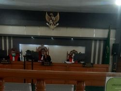 Kadis ESDM Riau Tetap Disidang di PN Tipikor Meski Menang Praperadilan