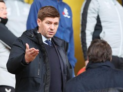 Carragher: Bawa Rangers Juara Lagi atau ke Villa, Gerrard?