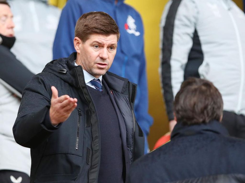 Carragher: Bawa Rangers Juara Lagi atau ke Villa, Gerrard? Carragher: Bawa Rangers Juara Lagi atau ke Villa, Gerrard?