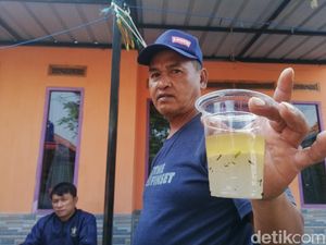 Cerita Warga Sumedang yang Air Sumurnya Tiba-tiba Mengandung Solar Cerita Warga Sumedang yang Air Sumurnya Tiba-tiba Mengandung Solar