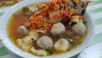 Gokil! Ada Bakso Cumi Raksasa Seberat 1,2 Kilogram