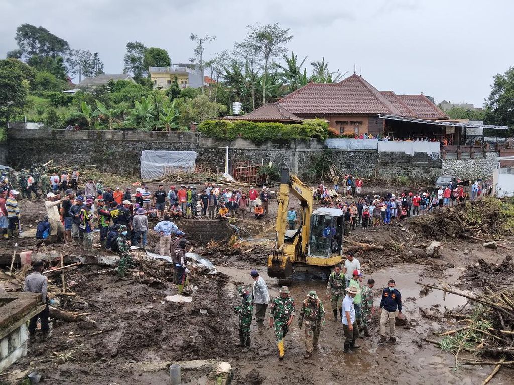 Indonesia Rawan Bencana, Pakar ITS Ajak Masyarakat Adaptasi-Tak Salahkan Alam
