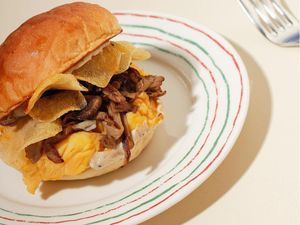 Usaha Burger Tanpa Daging buat Vegan Ini Beromzet Rp 50 Juta/Bulan Usaha Burger Tanpa Daging buat Vegan Ini Beromzet Rp 50 Juta/Bulan