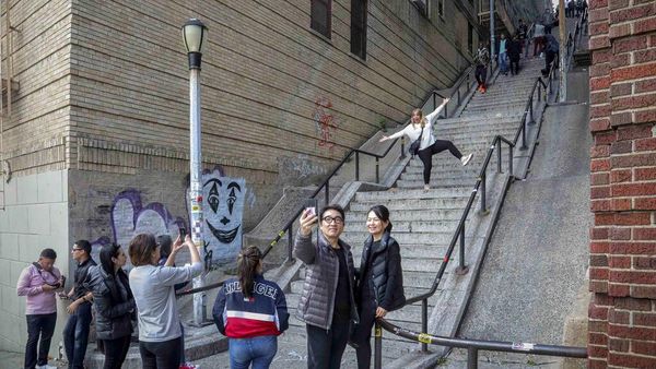 Gegara Joker, Tangga di New York Ini Diserbu Turis